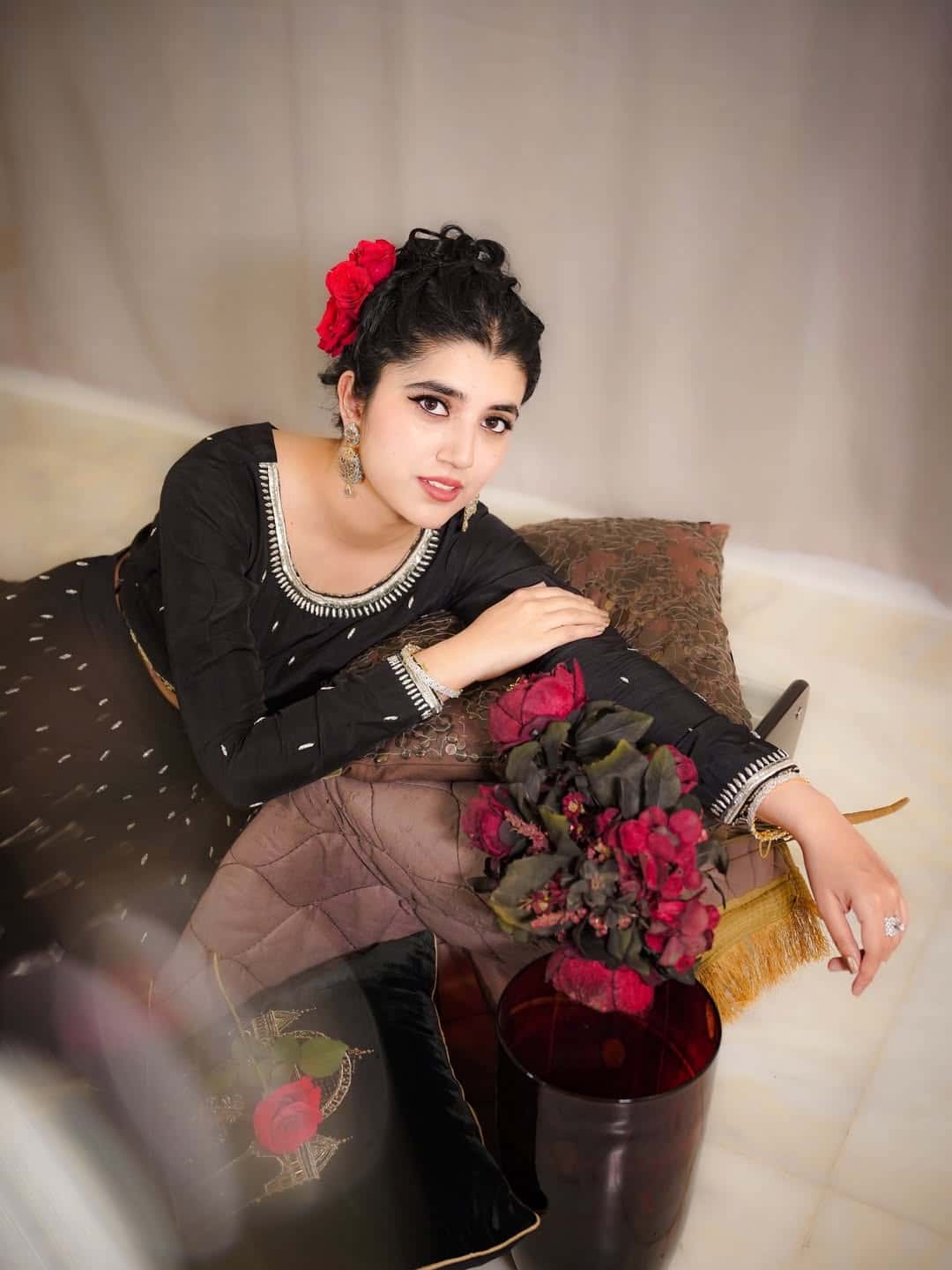 PRIYA - thumbnail 12