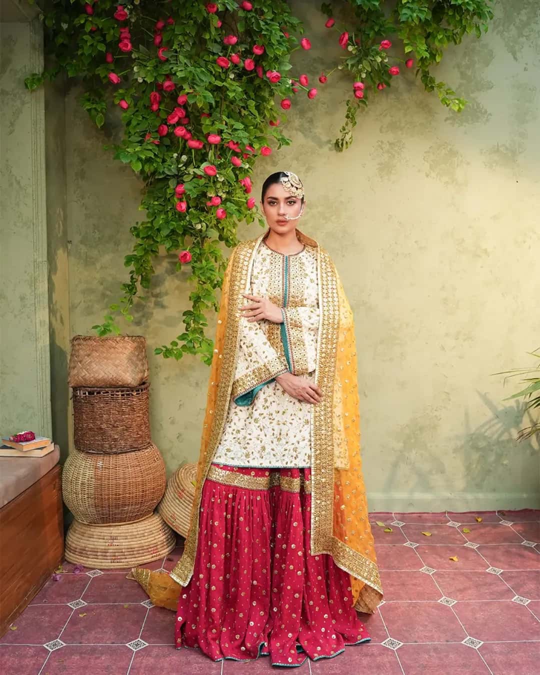 MASTANI - thumbnail 1