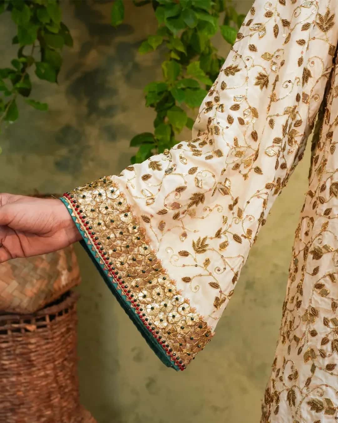 MASTANI - thumbnail 8